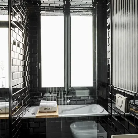 Banke Opera, Autograph Collection Szálloda