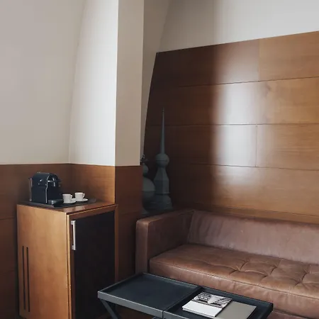 Banke Opera, Autograph Collection Szálloda Párizs