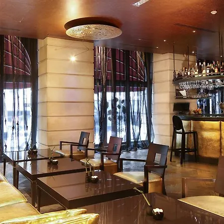 Banke Opera, Autograph Collection Szálloda Párizs