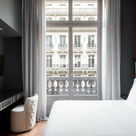 Banke Opera, Autograph Collection Párizs