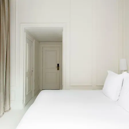 Banke Opera, Autograph Collection