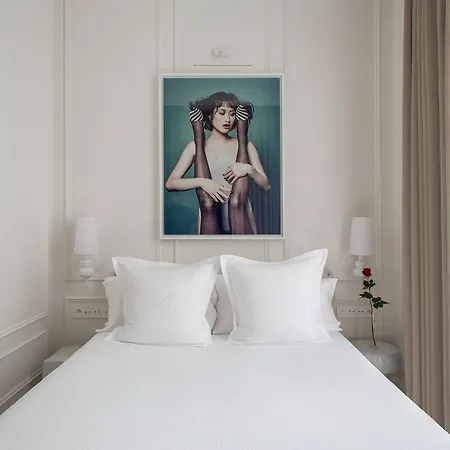 Banke Opera, Autograph Collection Paris