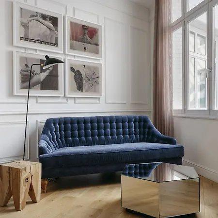 Banke Opera, Autograph Collection Paris