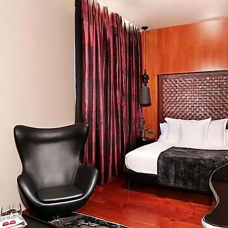Banke Opera, Autograph Collection Hotel