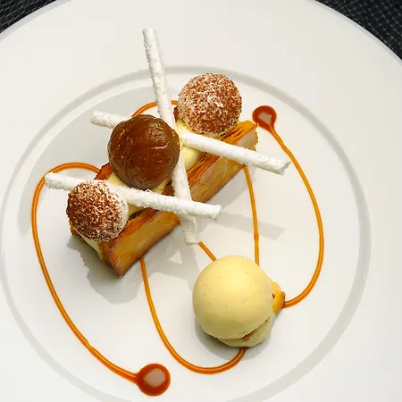 Banke Opera, Autograph Collection パリ