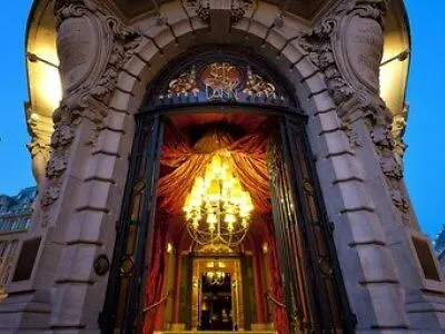 Banke Opera, Autograph Collection Paris