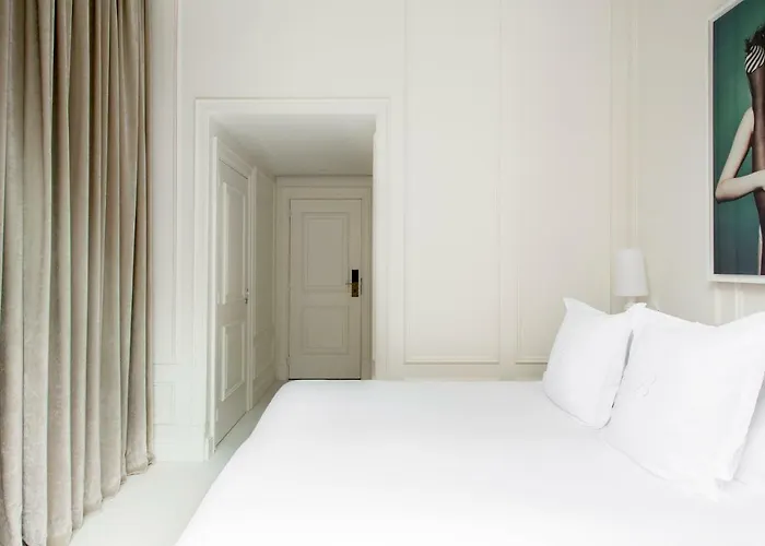 Banke Opera, Autograph Collection