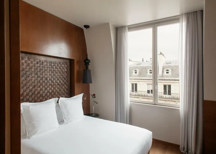 Banke Opera, Autograph Collection 파리