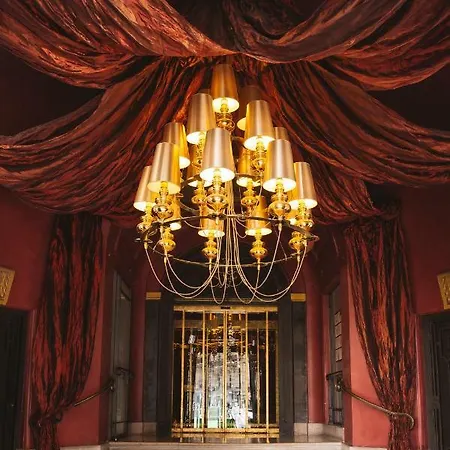 Banke Opera, Autograph Collection מלון 5*