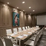 Banke Opera, Autograph Collection Hotel