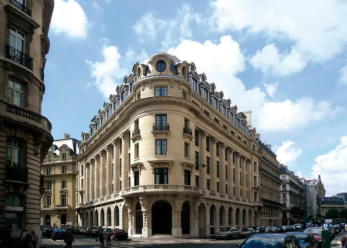 Banke Opera, Autograph Collection Paris